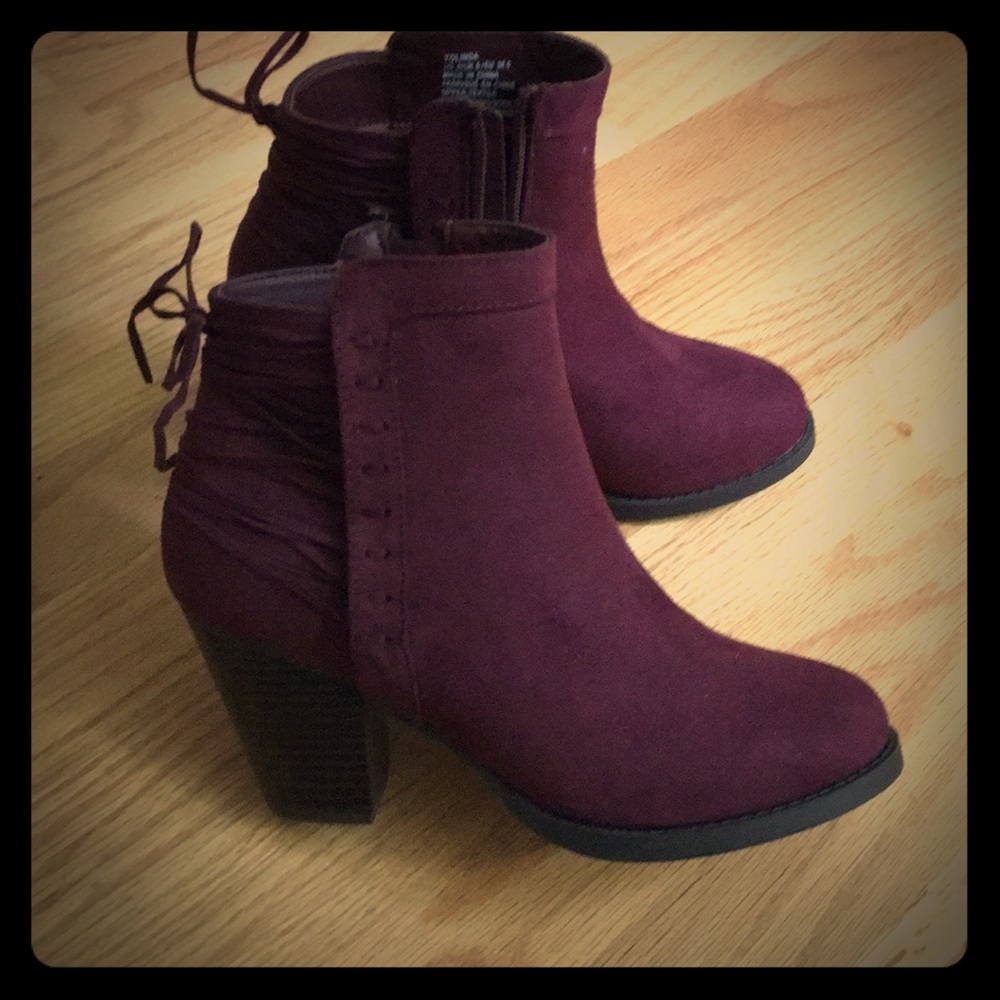 NWOB  Shoedazzle Yolanda Booties, Size 8